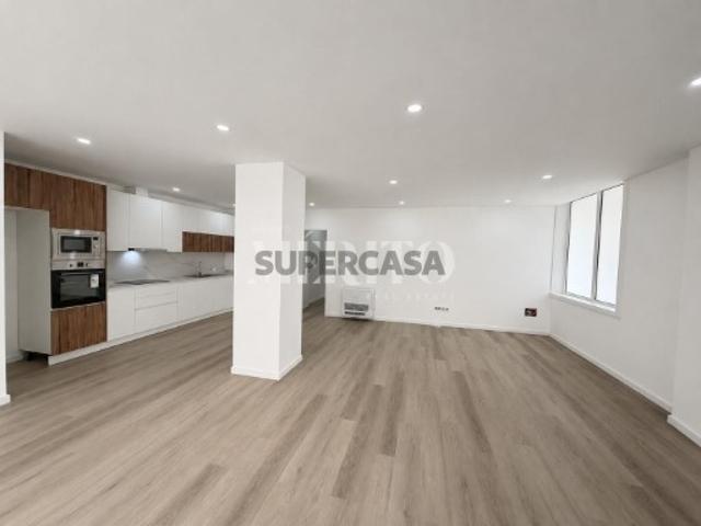 Apartamento T3 Novo com 2 Suítes em Ribeirão