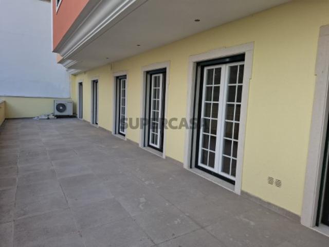 Apartamento T3 novo com terraço de 77,41 m2 e 3 lugares de estacionamento
