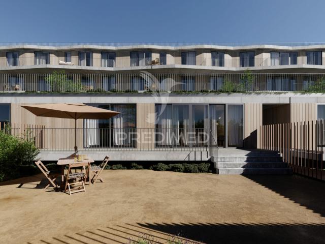 Apartamento T3 novo, com terraço, jardim privado, em Paranhos