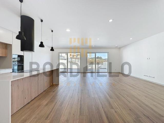 Apartamento T3 Novo com Varanda e Garagem Lourinhã 163m² da Lourinhã e Atalaia