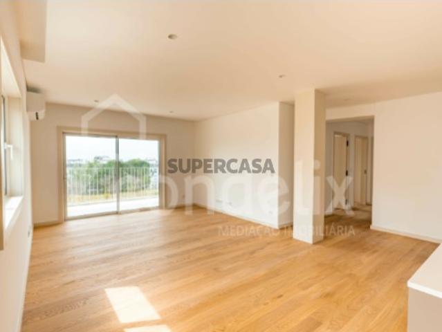 Apartamento T3 novo com varanda em Conceição e Cabanas de Tavira
