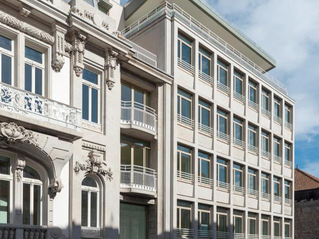 Apartamento T3, novo, com garagem, no Palácio Bijou, no Porto