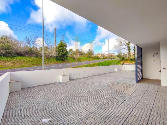 Apartamento T3 Novo com Grandes Terraços, Box Garagem para 2. 135m² Mafra