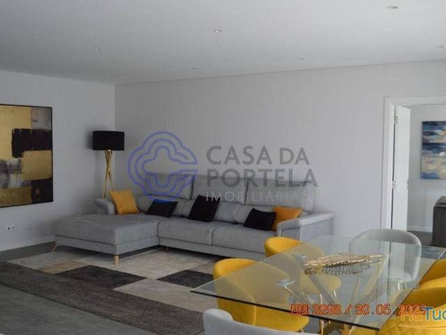 Apartamento T3 Novo com piscina, garagem e arrecadação em zona calma de Olhão | 26063833235