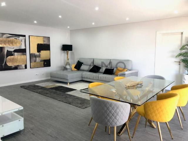 Apartamento T3 Novo em Olhão com Piscina 128m² Olhão