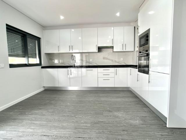 Apartamento T3 Novo em Olhão