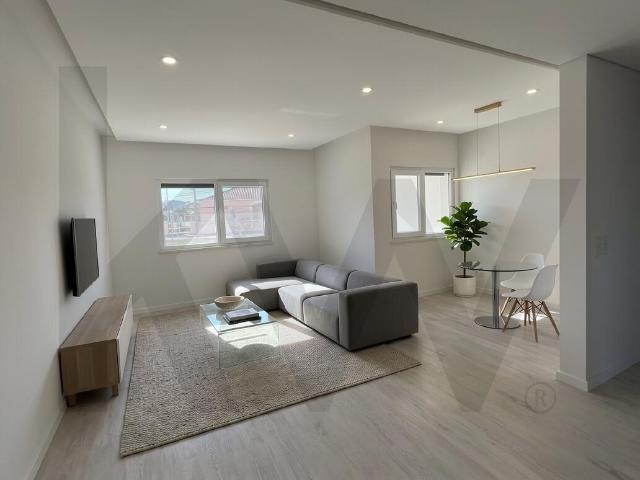 APARTAMENTO T3 NOVO EM CONDOMÍNIO FECHADO, 1 LUGAR DE GARAGEM E GRANDE ARRECADAÇÃO
