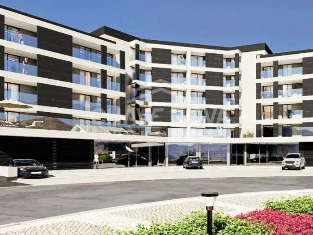 Apartamento T3, novo, em Pedrouços