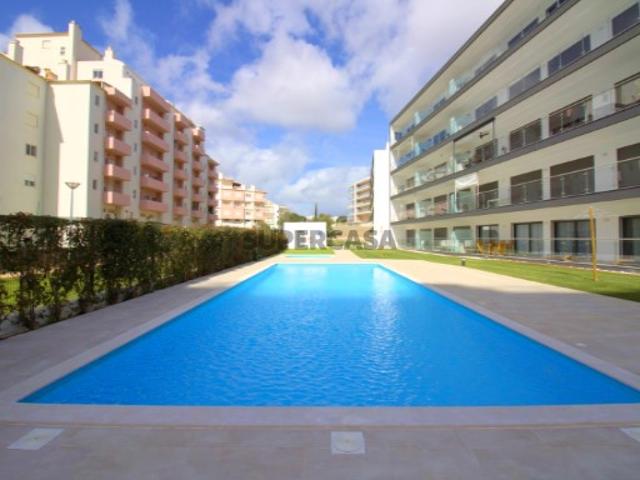 Apartamento T3 Novo em Portimão em Condomínio com Piscina