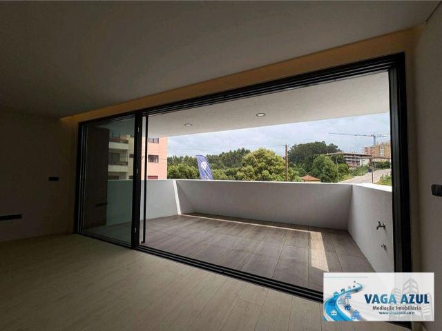 Apartamento T3 Novo em S. Cosme