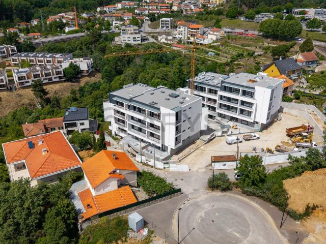 APARTAMENTO T3 NOVO EM VILA REAL CONDOMÍNIO FECHADO