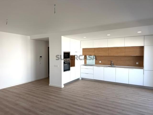 Apartamento T3 Novo junto ao Colégio Rainha Dona Leonor | Caldas da Rainha