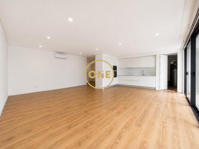 Apartamento T3 Novo | Paim | Garagem | Elevador | Varanda