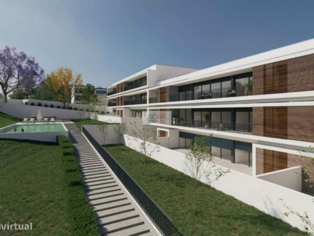 Apartamento T3 num condomnio fechado com jardim e piscina em S. Cosme