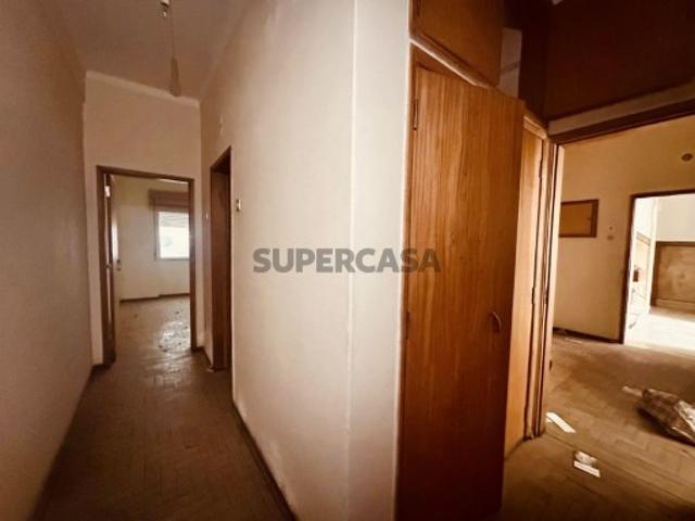 Apartamento T3 oportunidade de investimento em frente ao Hospital de Portalegre