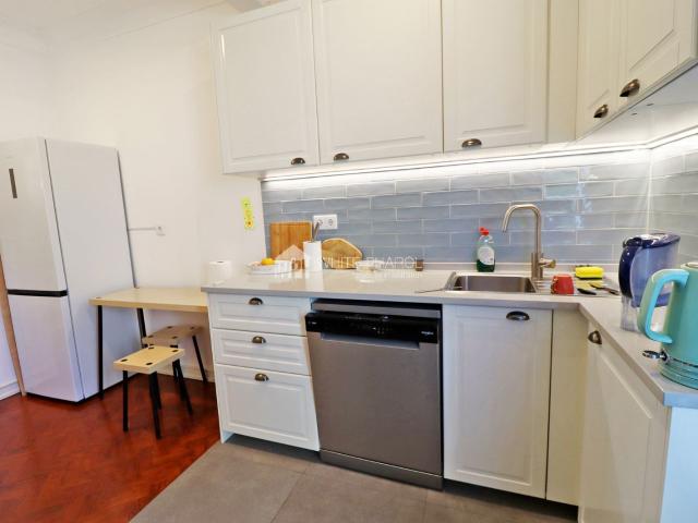 Apartamento T3 original T4 no Campo Grande Em frente ao Jardim