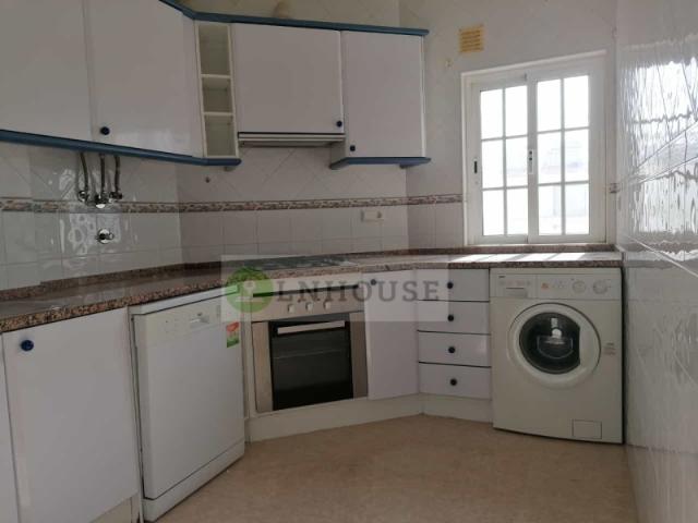 Apartamento T3 para arrendamento anual no centro de Vila Real de Santo António