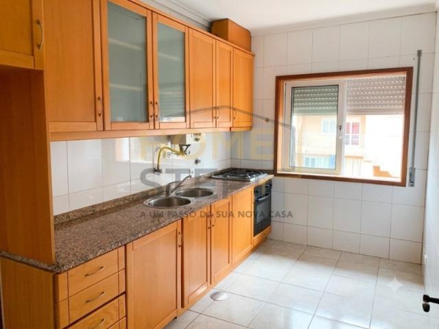 Apartamento T3 para arrendamento em Arrifana, Santa Maria da Feira