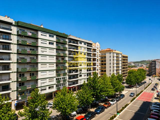 Apartamento T3 para arrendamento em Leiria