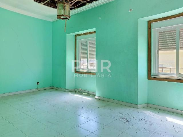 Apartamento T3 para remodelação