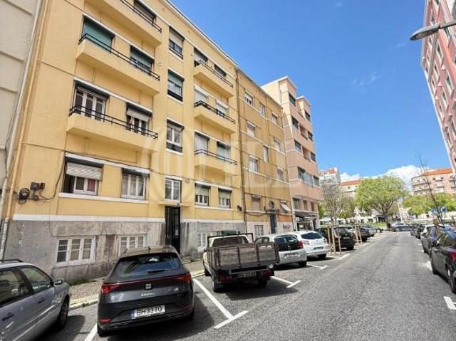 Apartamento T3, para remodelação, em Arroios, Lisboa 0m² Areeiro