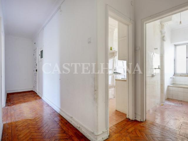 Apartamento T3 para remodelar junto das Amoreiras, Lisboa Lisboa