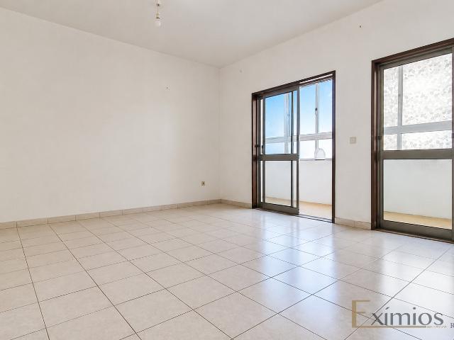 Apartamento T3 para remodelar, na Póvoa de Varzim