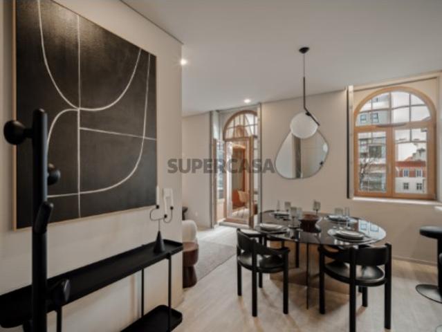 Apartamento T3 com espaçosa varanda estilo Pombalino Av. da Liberdade, Lisboa