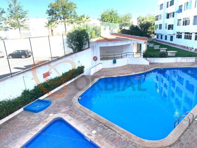 Apartamento T3 para venda em Albufeira com piscina e perto d. 125m² Ferreiras