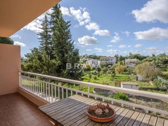 Apartamento T3 com terraço na Urbanização Al Sakia em Quarte. 124m² Quarteira