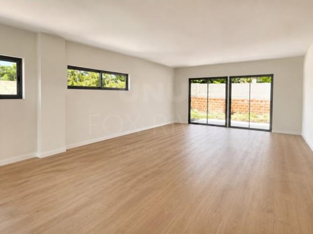Apartamento T3 para venda localizado em Vila Nova de Anha