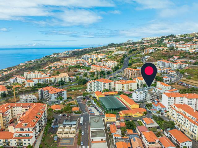 Apartamento T3 Penthouse com Vista Mar e Cidade no Caniço
