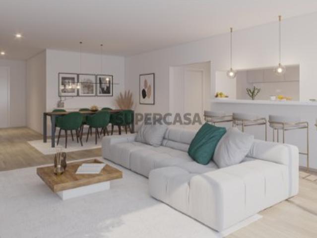 Apartamento T3, piscina na cobertura e 2 estacionamentos, centro, Faro, Algarve
