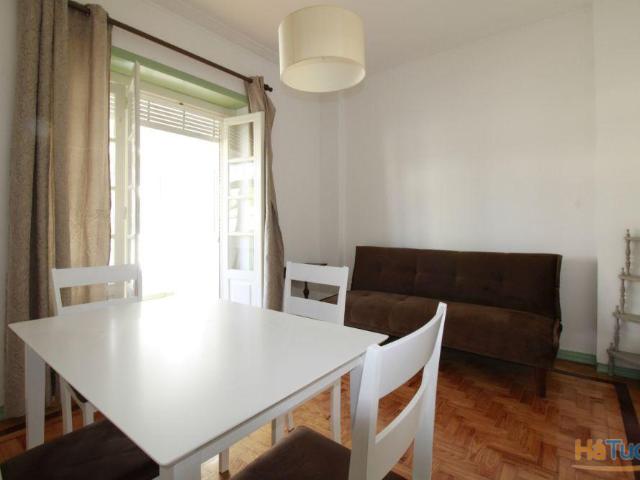 Apartamento T3 próximo Faculdade de Economia | 26064086460