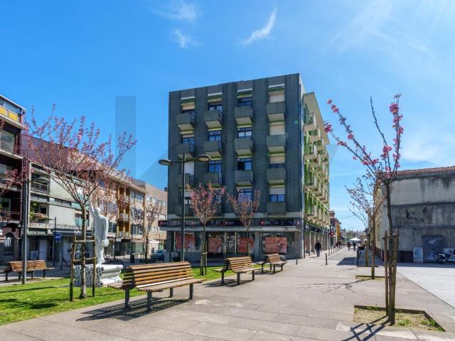 Apartamento T3 Praça Luís Ribeiro S. João da Madeira