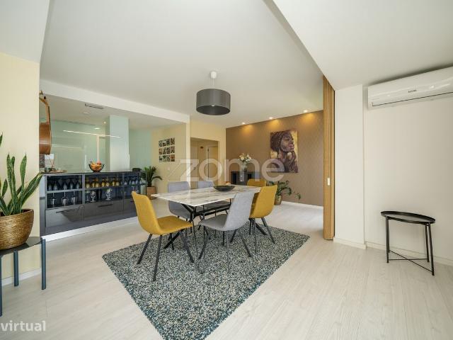 Apartamento T3, primeira linha de mar, em Aver o Mar, Pvoa de Varz.