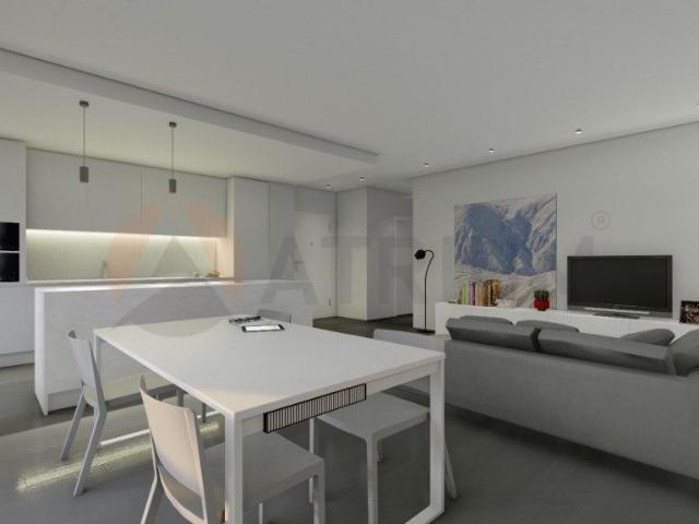 Apartamento T3 Quinta da Amizade, com terrao e garagem