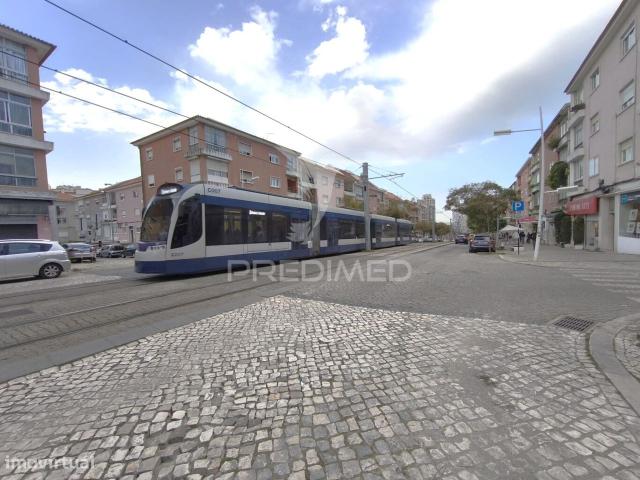 Apartamento T3 ANEXO+QUINTAL Almada Centro 10 min. de Lisboa