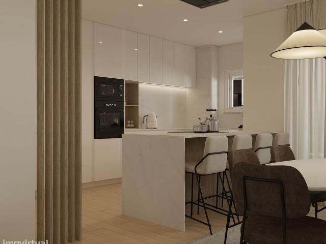 Apartamento T3 remodelado na Avenida Rio de Janeiro em Alvalade junto