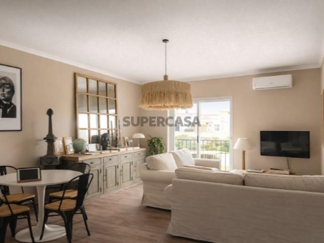 Apartamento T3 Remodelado na Urbanização do Vale Caranguejo, em Tavira!