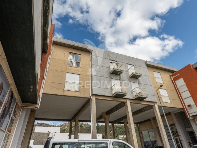 Apartamento T3 Remodelado no Centro da Vila de Ancede – Baião
