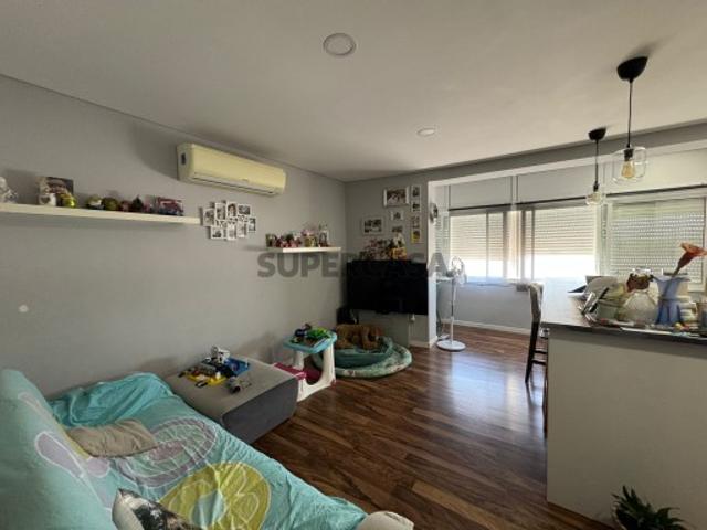 Apartamento T3 Remodelado a 2 Minutos da Estação de Alhos Vedros