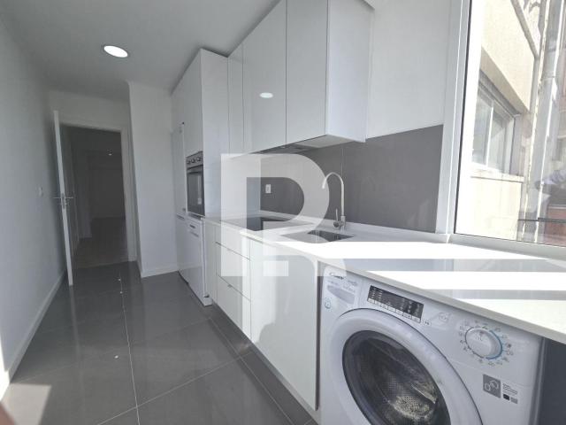 Apartamento T3 remodelado a estrear com 80,00m2, composto po. 70m² Odivelas