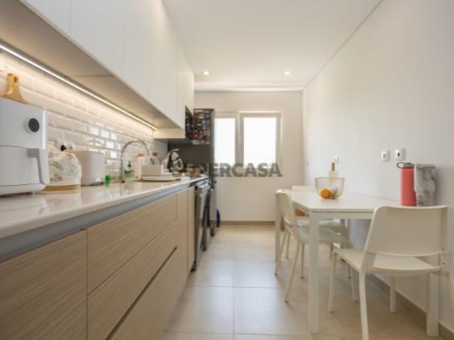 Apartamento T3 Remodelado | Bairro Novo | Seixal