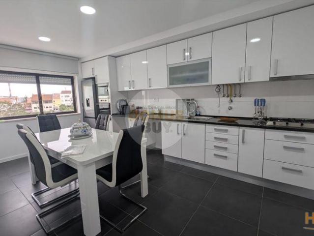APARTAMENTO T3 REMODELADO COM 115M² AREA UTIL PAIO PIRES | 26084095295