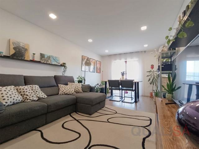 Apartamento T3 remodelado, com varanda e garagem fechada, em S. Vicente em Braga