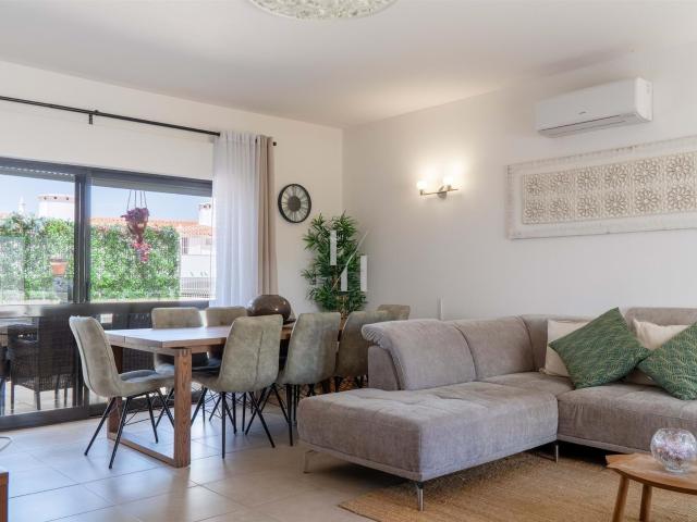 Apartamento T3 Remodelado com Piscina – A poucos minutos da. 178m² Albufeira Olhos de Água