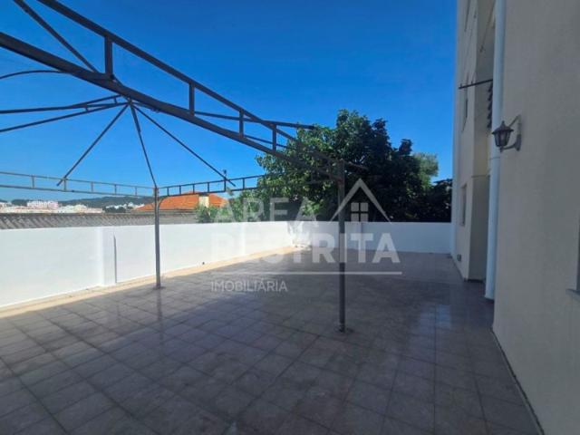 Apartamento T3 Remodelado, c/Parqueamento, em Setúbal