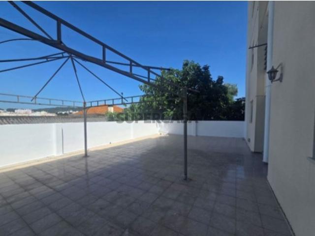 Apartamento T3 Remodelado, c/Parqueamento, em Setúbal