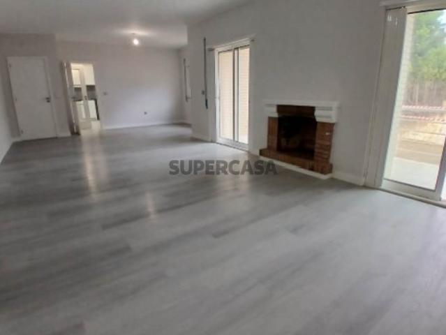 Apartamento T3 remodelado de 3 frentes em Rio Tinto